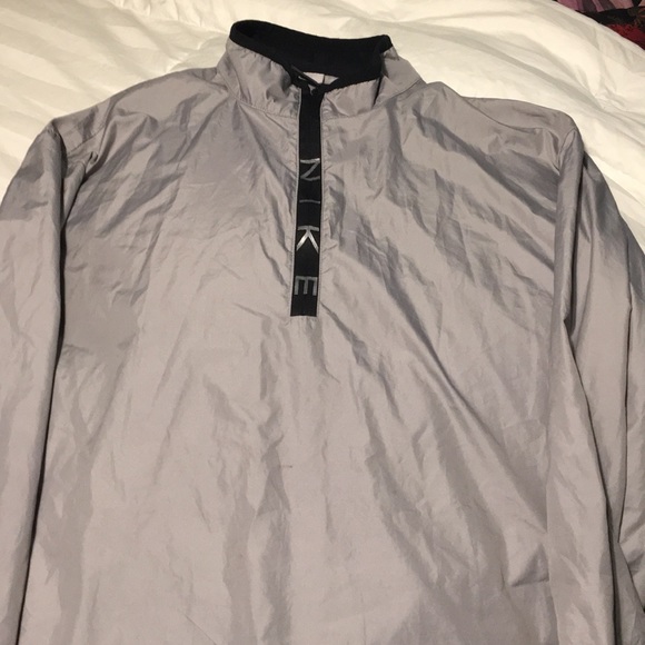 nike windbreaker large